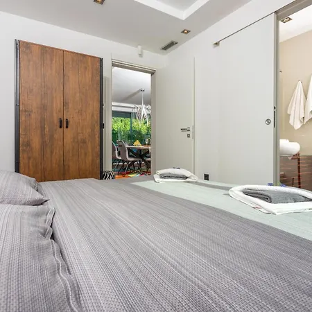Awesome In With Wifi Apartment Malinska